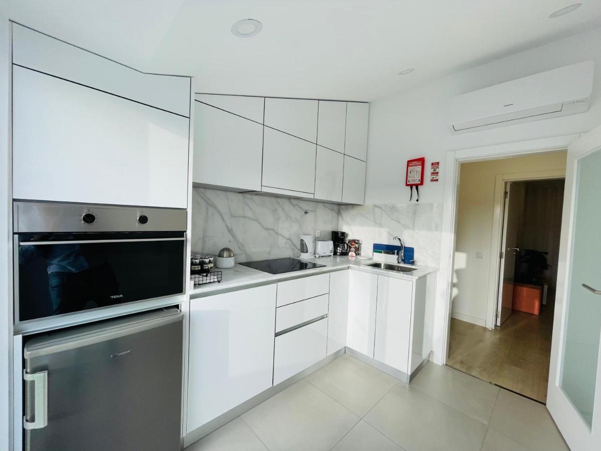 Central Tiled Apartment Aveiro Extérieur photo